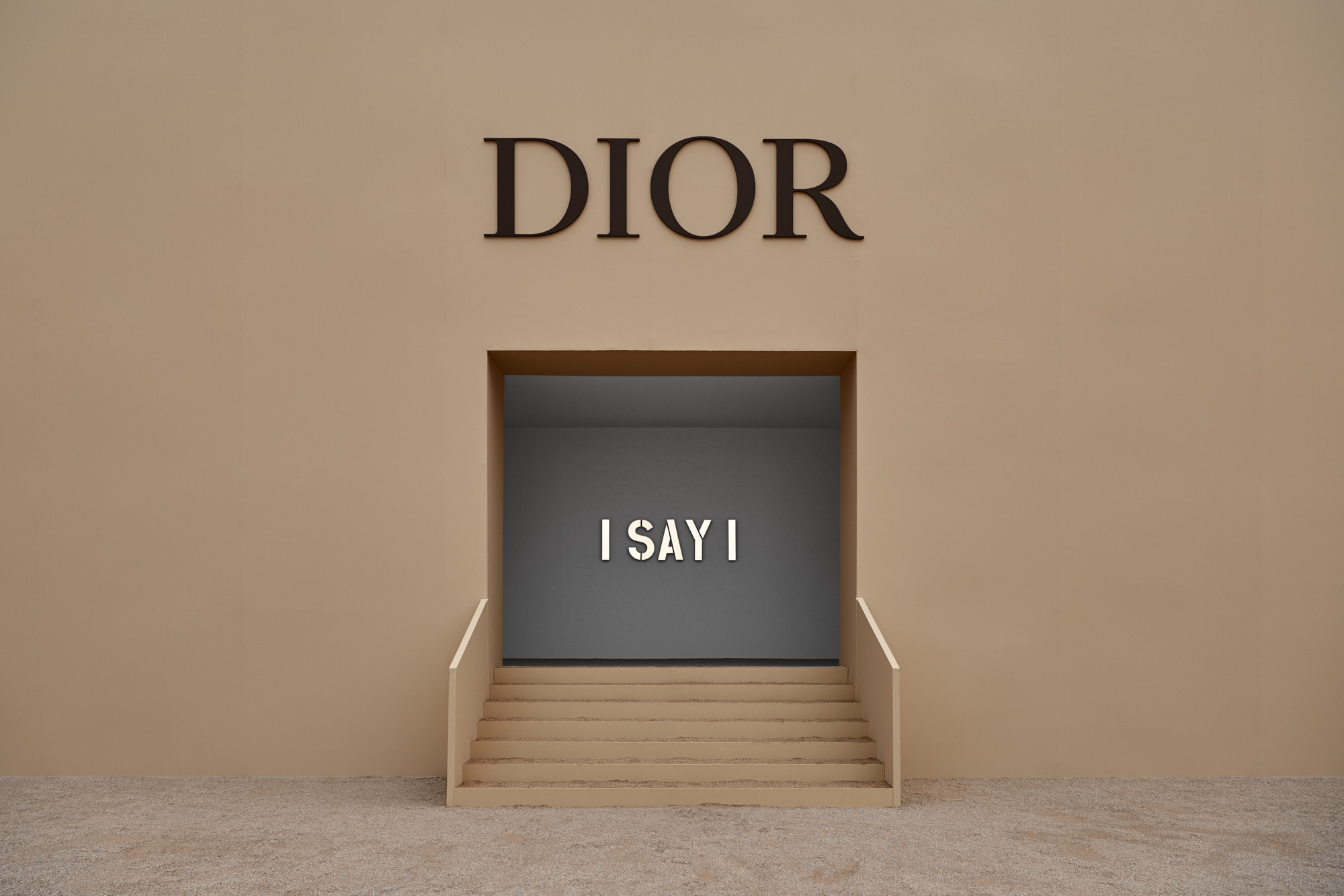 L’Art féministe italien présent au défilé Dior prêt-à-porter automne-hiver 2020-2021
