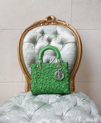 Dior ouvre un pop-up store au cœur du Bon Marché pour célébrer le lancement des premières collections de Jonathan Anderson