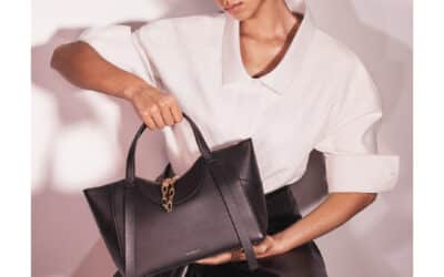 Givenchy présente la campagne The Snatch Bag par Sarah Burton