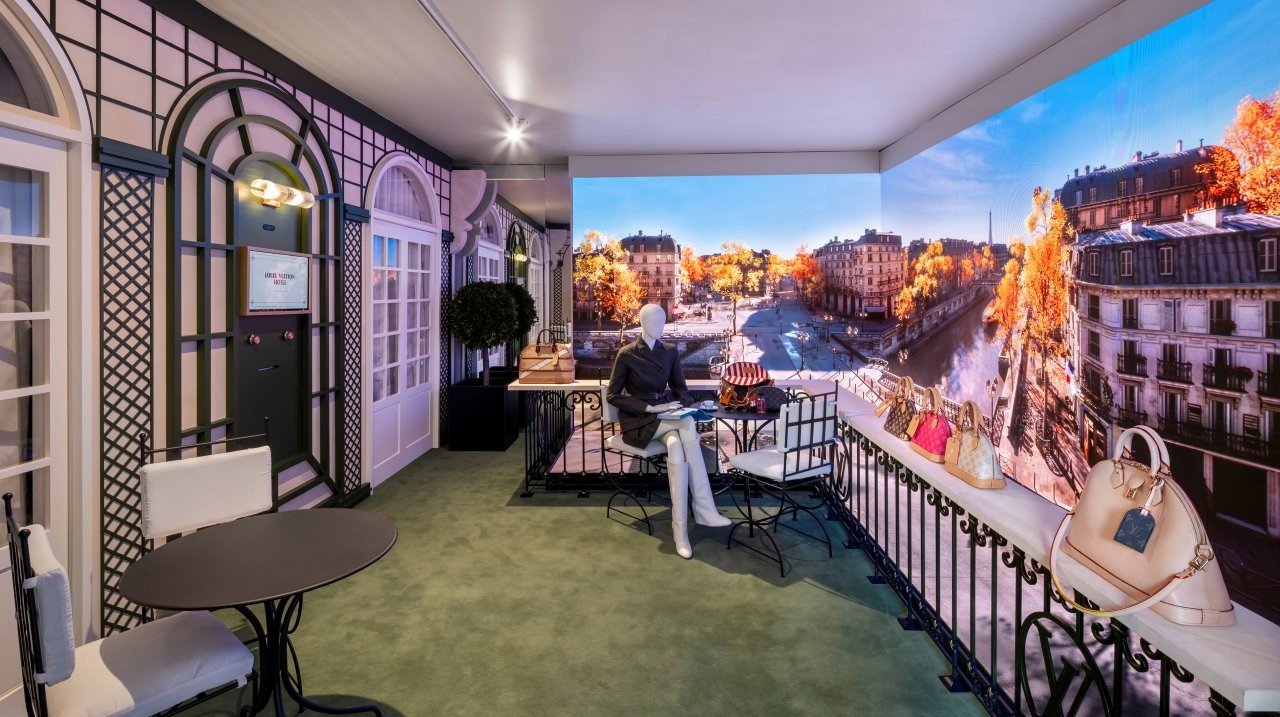 LOUIS-VUITTON-POP-UP-IN-NEW-YORK-CITY-CELEBRATING-THE-130TH-ANNIVERSARY-OF-THE-MONOGRAM-3