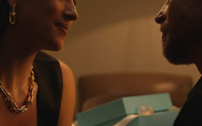 Tiffany & Co. présente sa campagne de la Saint-Valentin 2026, une expression cinématographique de l&rsquo;amour et de la force