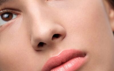 Huile à lèvres éclat light signée Prada Beauty