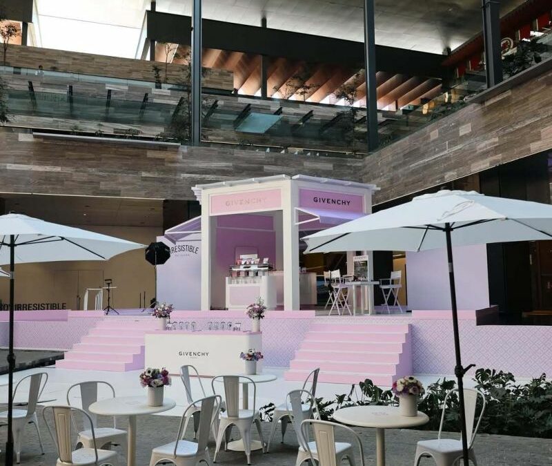 GIVENCHY: UN POP UP IRRESISTIBLE A PLAZA SATELITE, AU MEXIQUE