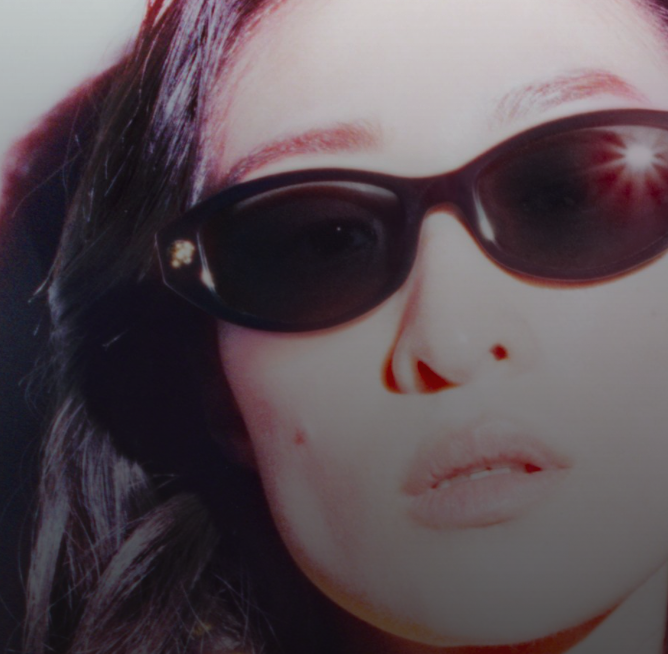 VERSACE CAMPAGNE PUBLICITAIRE LUNETTES ÉTÉ 2026