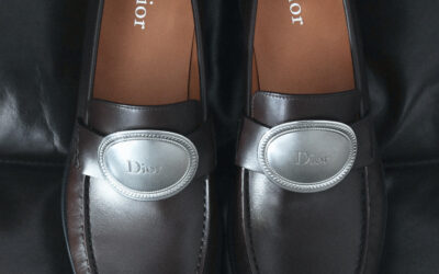 LES MOCASSINS DIOR À MÉDAILLON