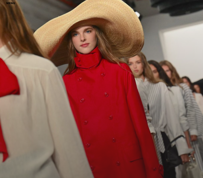 FORCE ET SENSIBILITÉ DEFINISSENT LA FEMME RALPH LAUREN POUR LE PRINTEMPS 2026