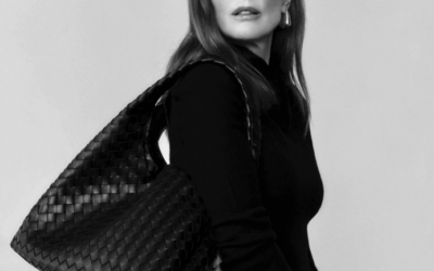 JULIANNE MOORE POSE FOR THE COLLECTION OF CAMPANA BOTTEGA VENETA HANDBOOKS