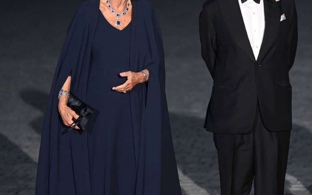 Sa majesté la reine Camilla en Dior haute couture au dîner d’État donné au château de Versailles
