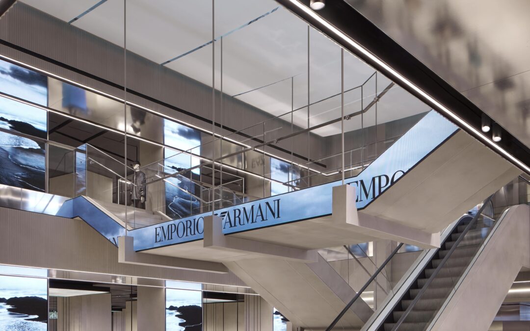 EMPORIO ARMANI REOUVRE SES PORTES À MILAN