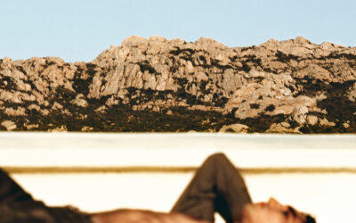 GIORGIO ARMANI MARE PART EN VOYAGE : La Collection Printemps/Été 2025