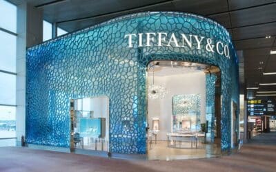 Tiffany & Co. dévoile une façade conçue à partir de déchets marins recyclés