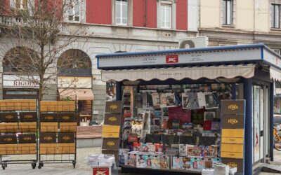 Fendi invites himself to the Milanese kiosks